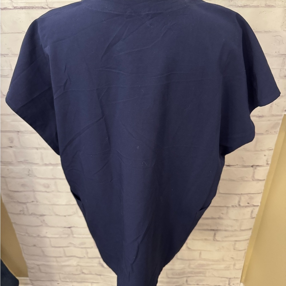 Figs Sz Med Estrella Blue Oversized Scrub Top Medical Uniform Discontinued - Picture 5 of 9